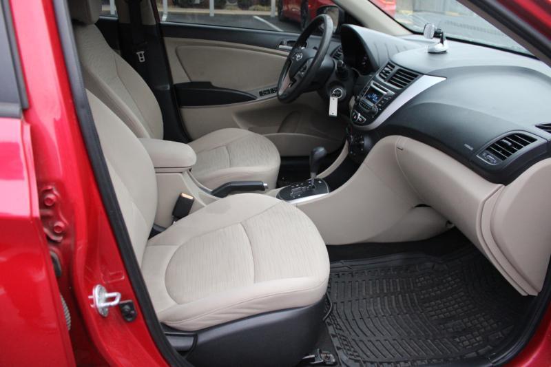 Hyundai Accent GLS 4-Door 6A 2015