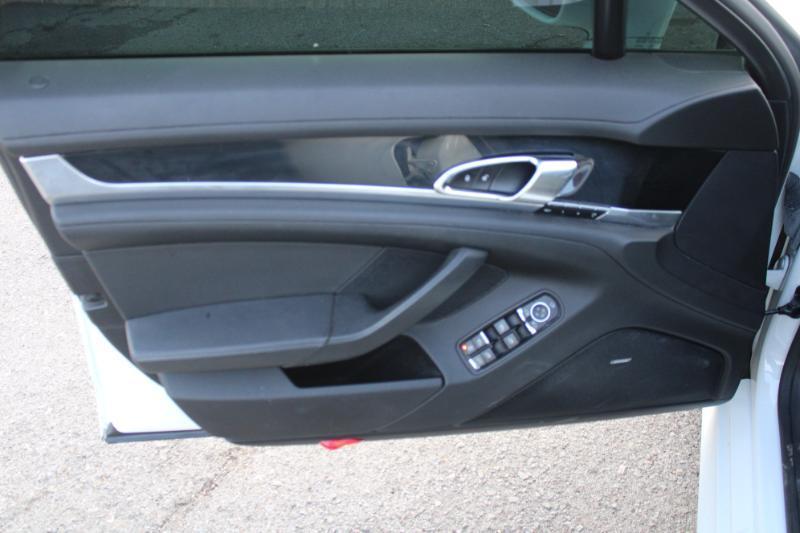 Porsche Panamera 4 2013