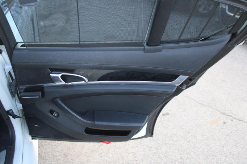 Porsche Panamera 4 2013