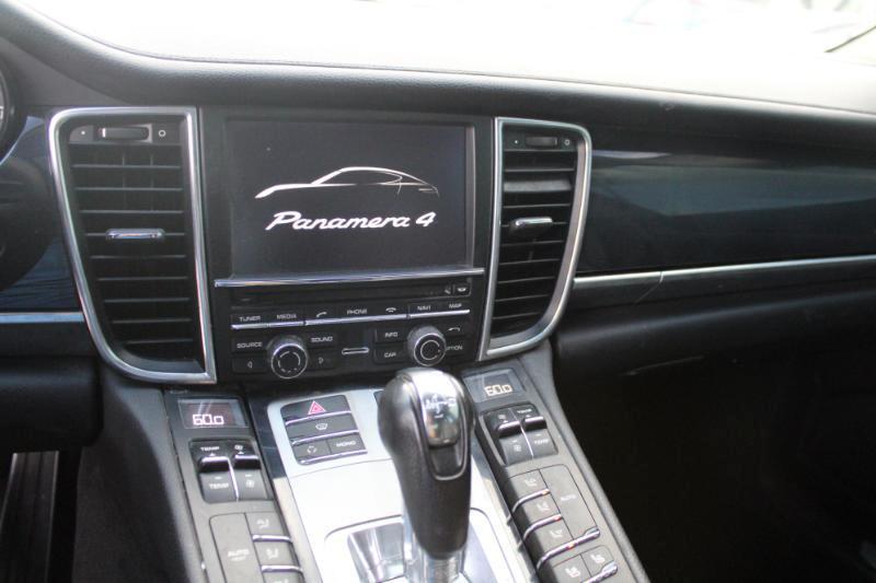 Porsche Panamera 4 2013