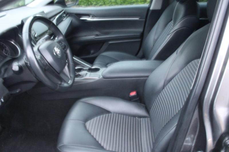 Toyota Camry SE 2022