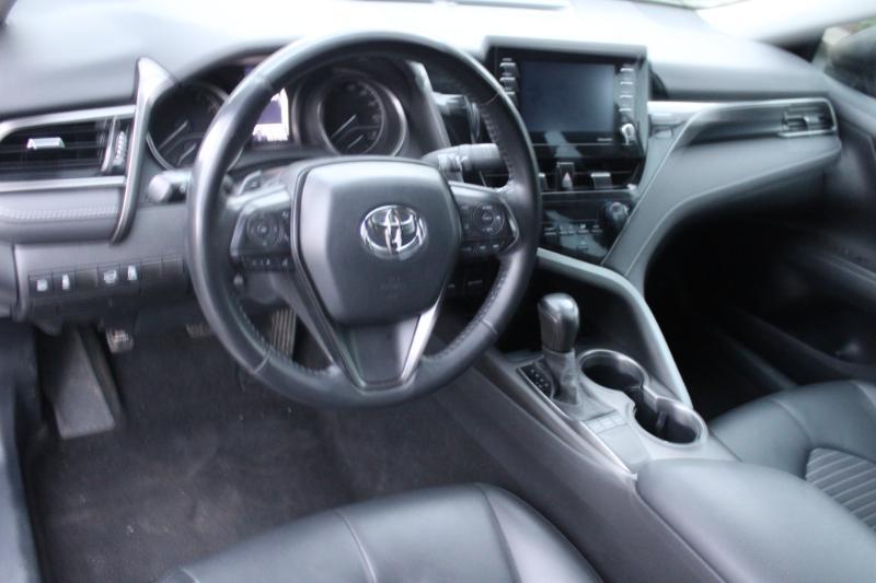 Toyota Camry SE 2022