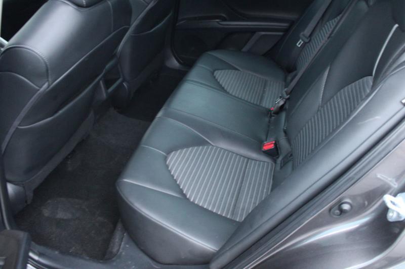 Toyota Camry SE 2022