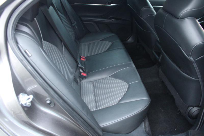 Toyota Camry SE 2022