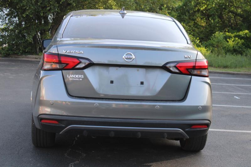 Nissan Versa SV 2020