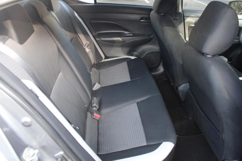 Nissan Versa SV 2020