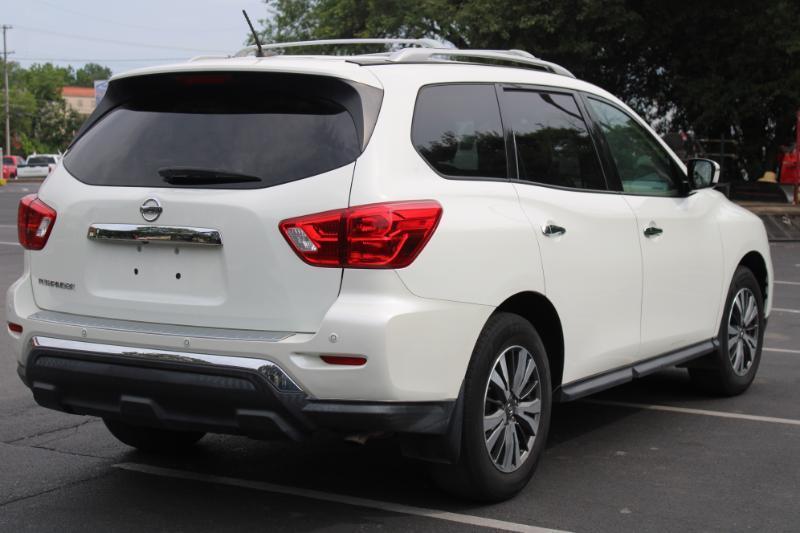Nissan Pathfinder Platinum 2WD 2017