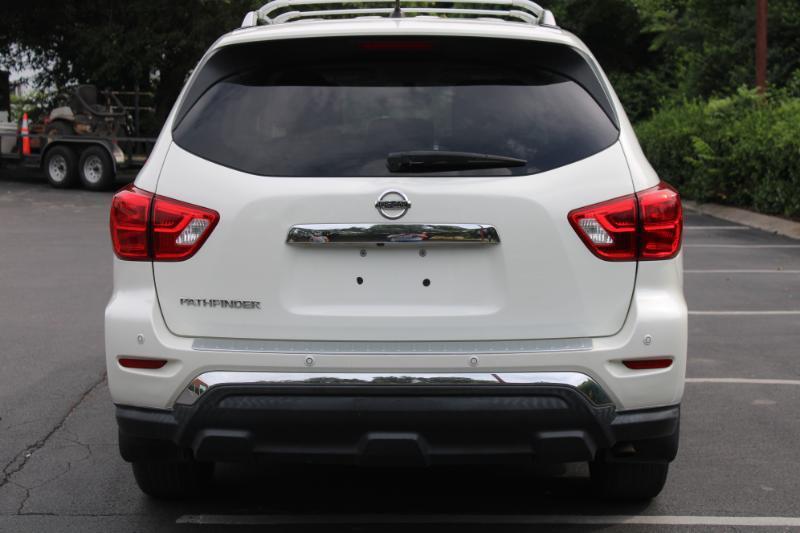 Nissan Pathfinder Platinum 2WD 2017
