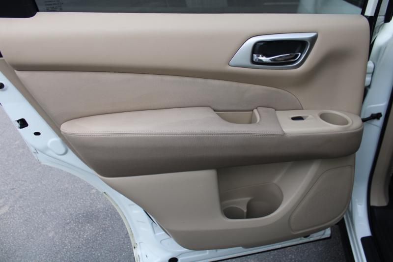 Nissan Pathfinder Platinum 2WD 2017
