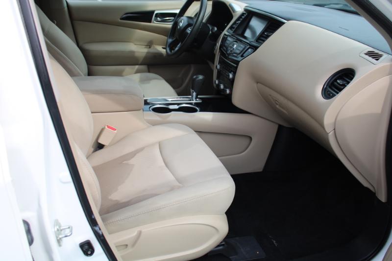 Nissan Pathfinder Platinum 2WD 2017