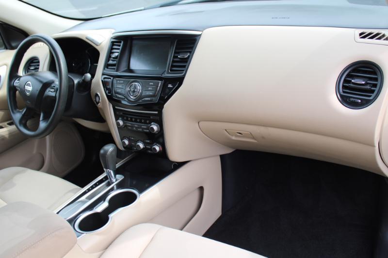 Nissan Pathfinder Platinum 2WD 2017