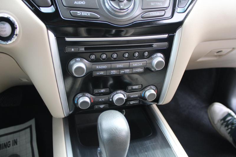 Nissan Pathfinder Platinum 2WD 2017