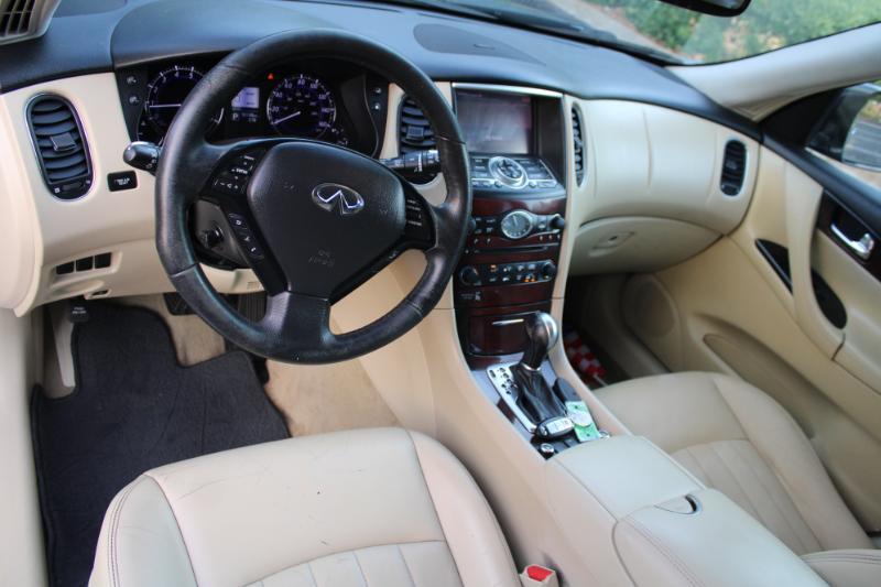 Infiniti QX50 Base RWD 2017