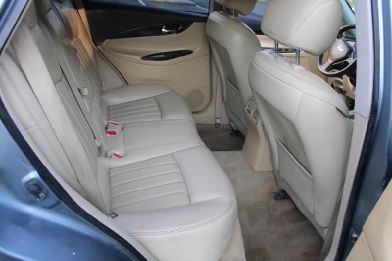 Infiniti QX50 Base RWD 2017