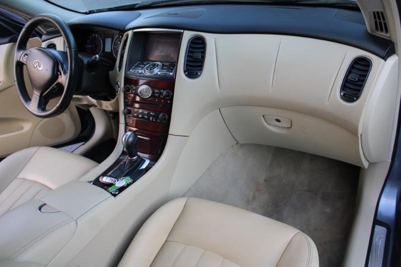 Infiniti QX50 Base RWD 2017