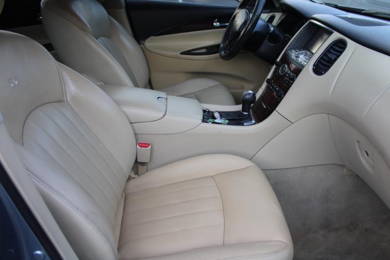 Infiniti QX50 Base RWD 2017