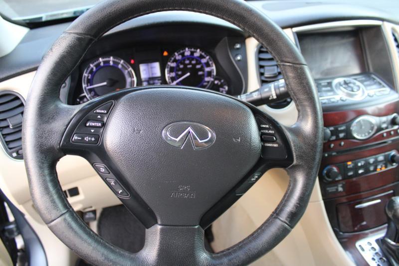Infiniti QX50 Base RWD 2017
