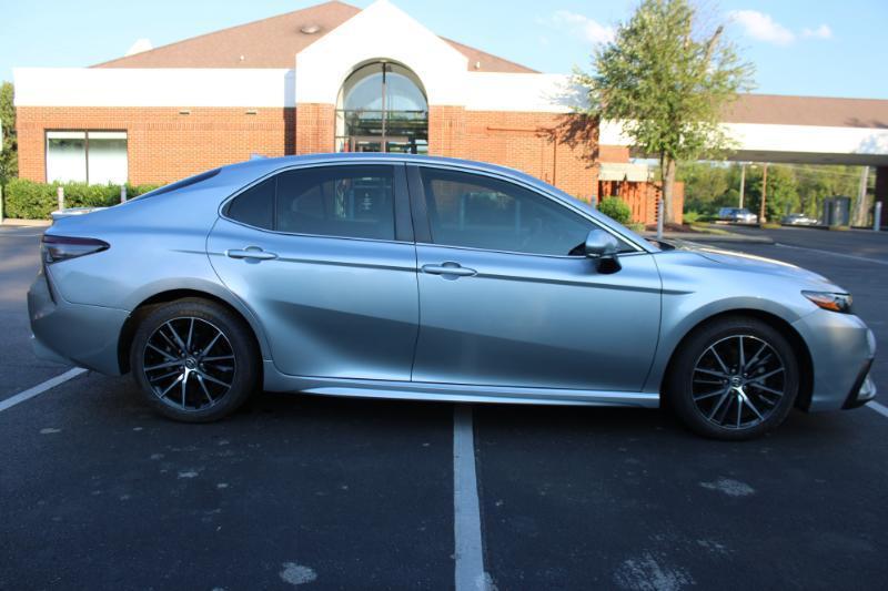 Toyota Camry SE 2024