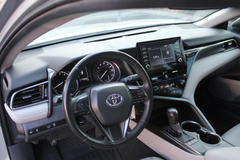 Toyota Camry SE 2024