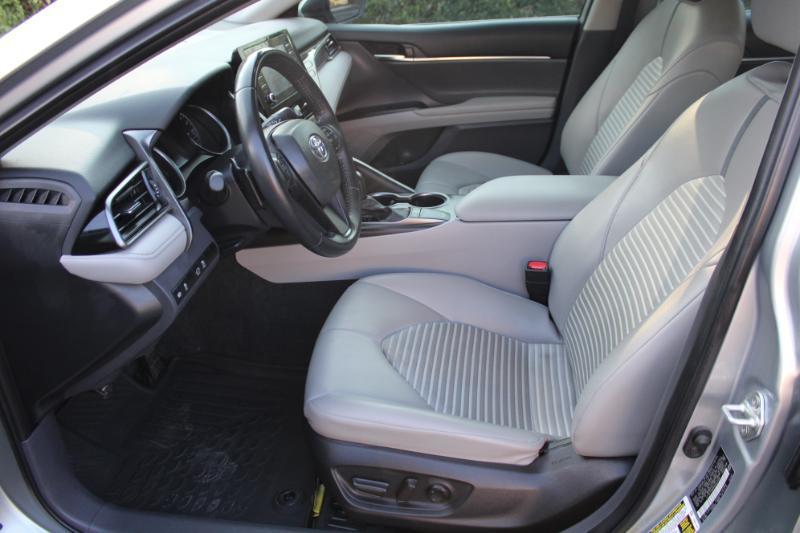 Toyota Camry SE 2024