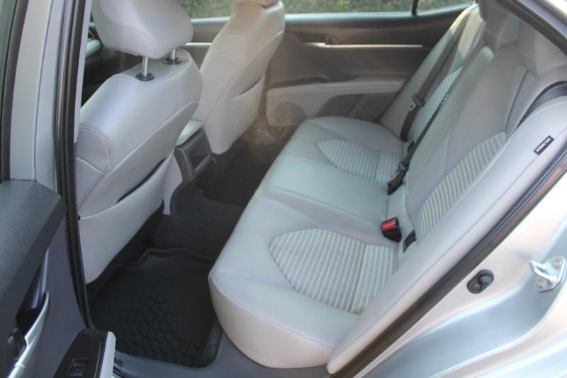 Toyota Camry SE 2024