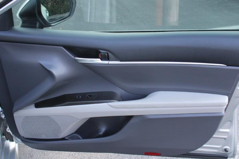 Toyota Camry SE 2024