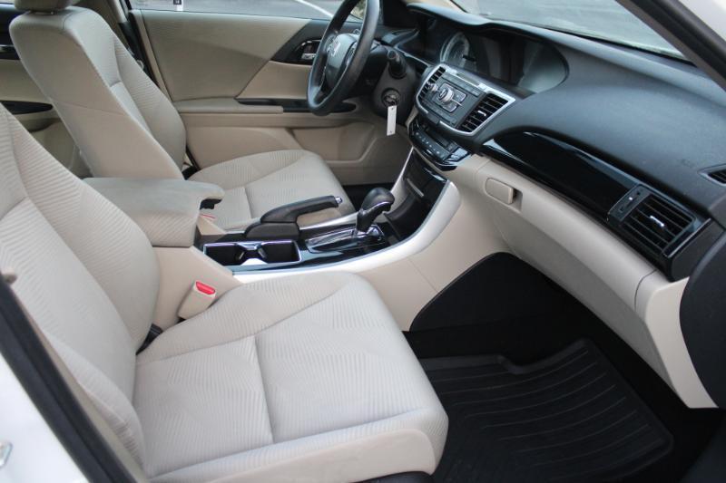 Honda Accord LX Sedan CVT 2017