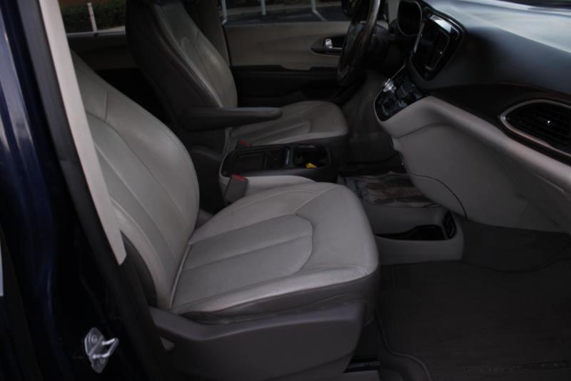 Chrysler Pacifica Touring-L 2017