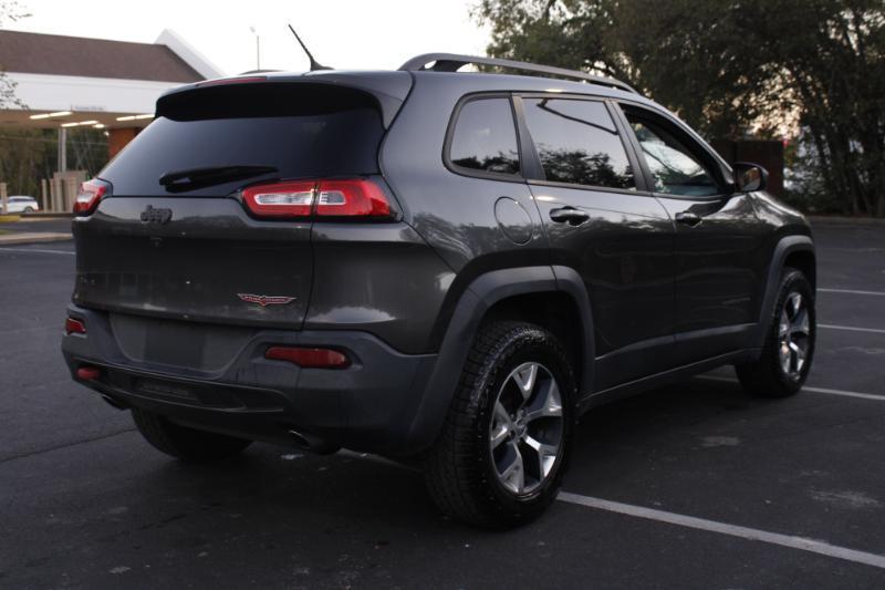 Jeep Cherokee Latitude Plus 4WD 2019
