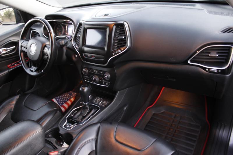 Jeep Cherokee Latitude Plus 4WD 2019