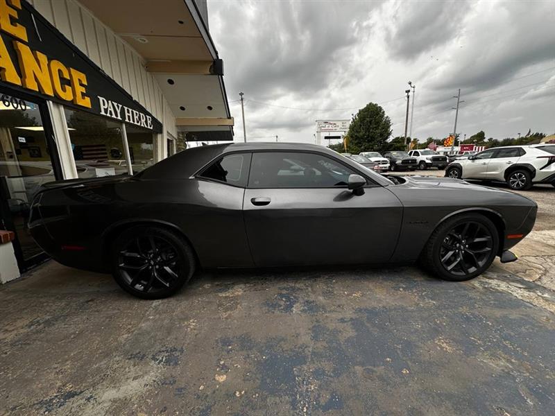 Dodge Challenger  2021
