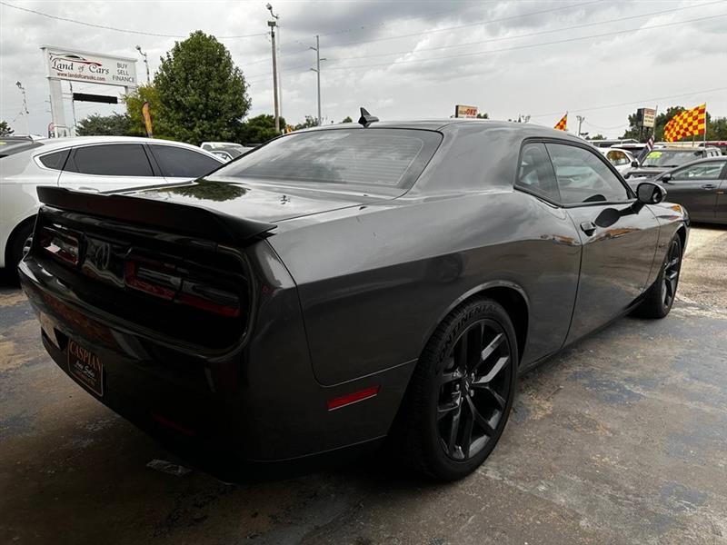 Dodge Challenger  2021