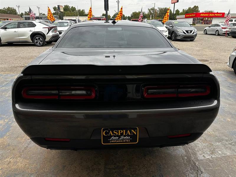 Dodge Challenger  2021