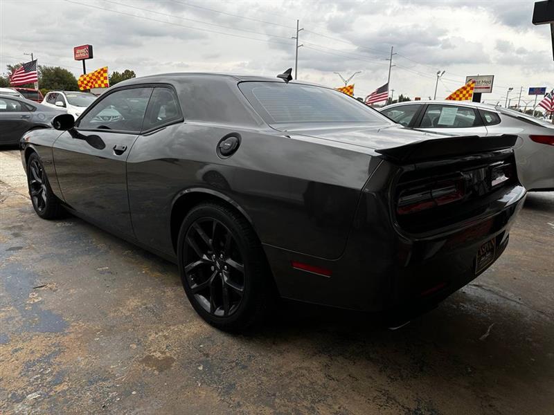 Dodge Challenger  2021