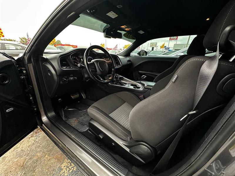 Dodge Challenger  2021