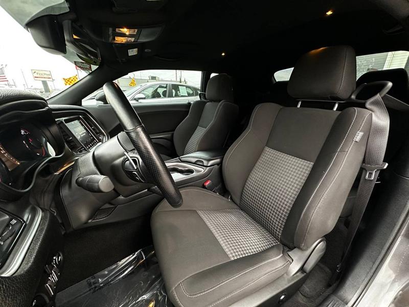 Dodge Challenger  2021