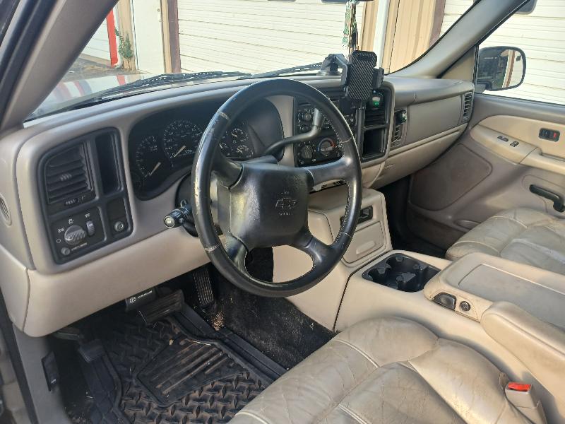 Chevrolet Suburban  2002