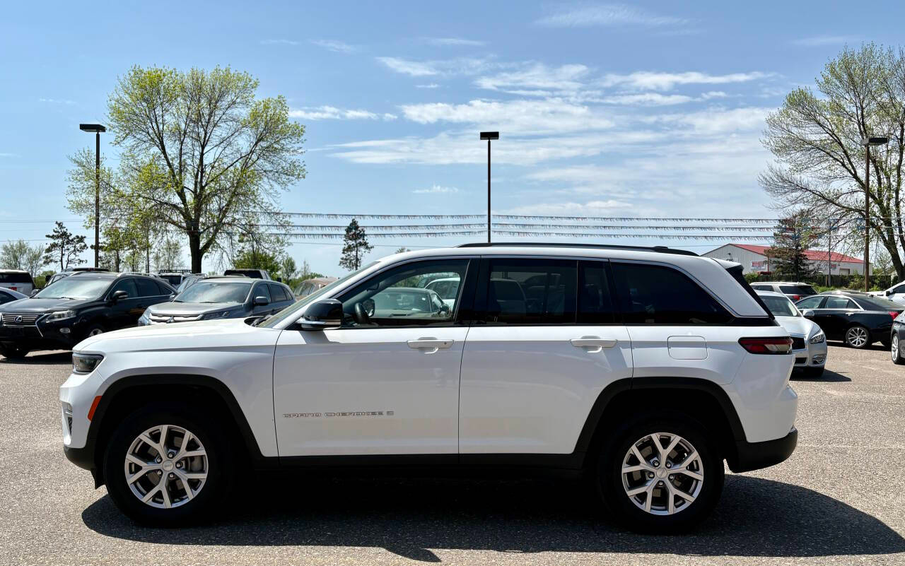 2022 Jeep Grand Cherokee Limited photo 4