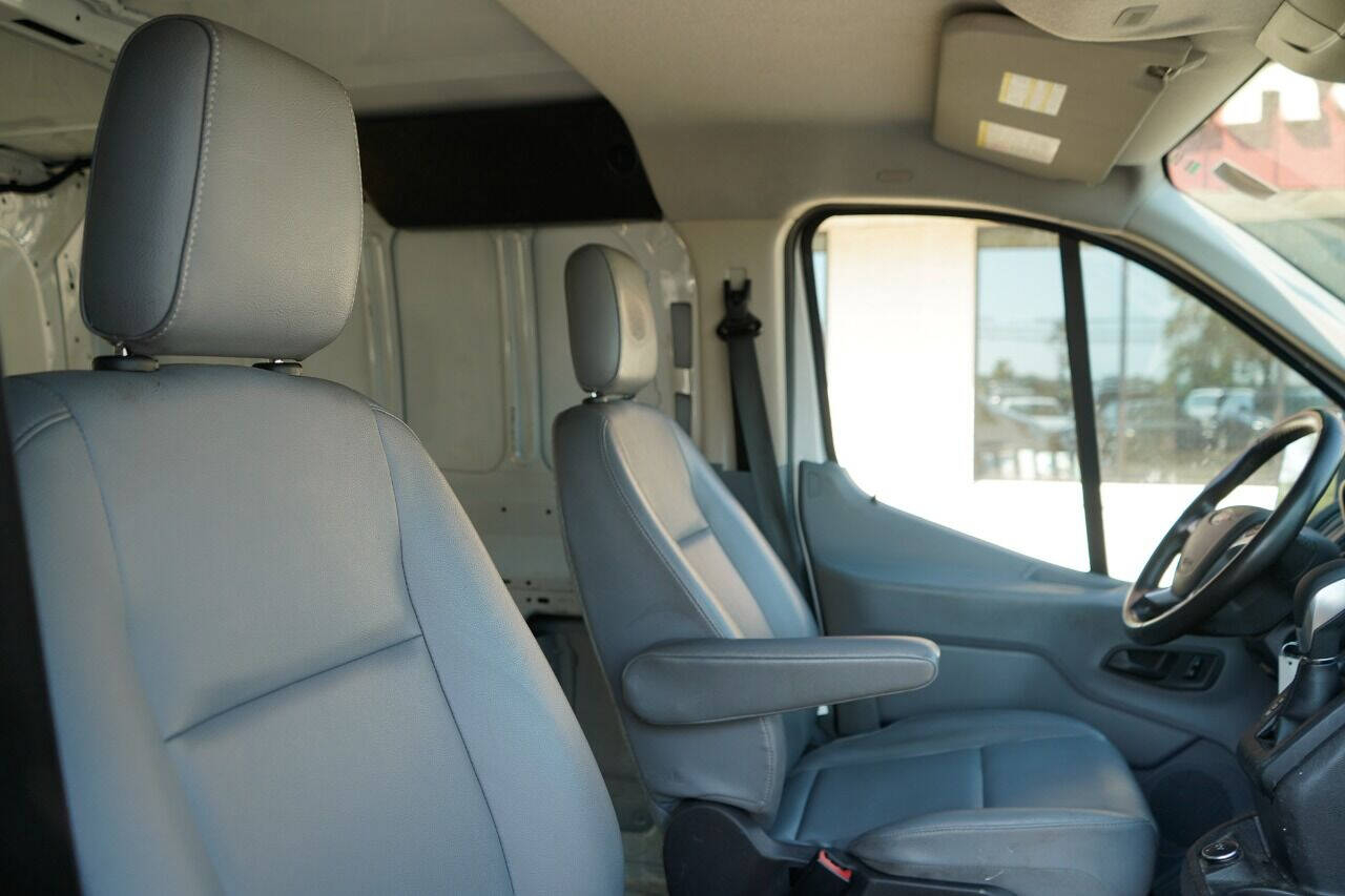 Ford Transit 150 Van Low Roof 60/40 Pass. 130-in. WB 2019