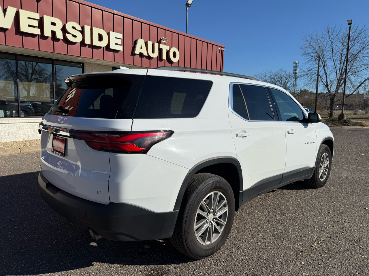 2023 Chevrolet Traverse photo 2