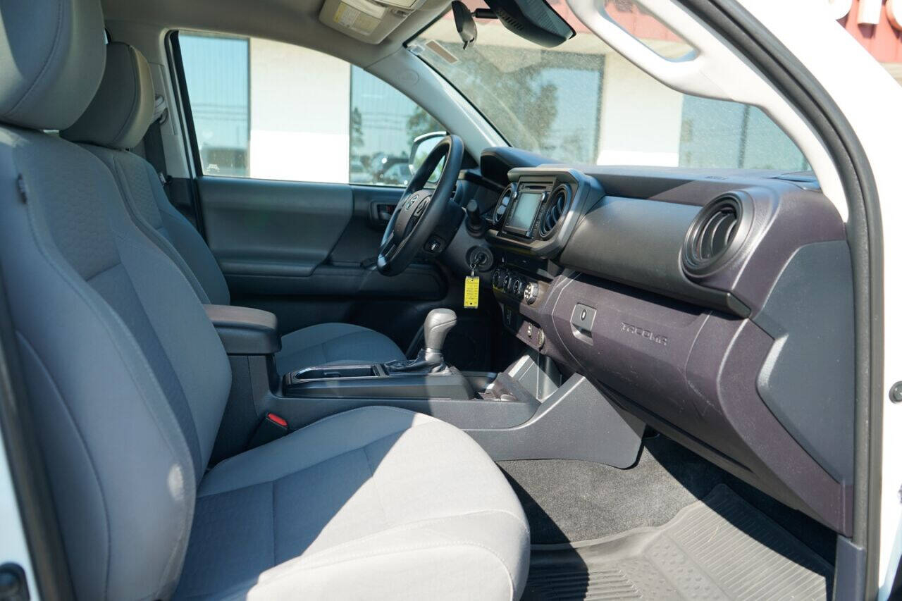 Toyota Tacoma SR5 Double Cab Long Bed V6 6AT 4WD 2019