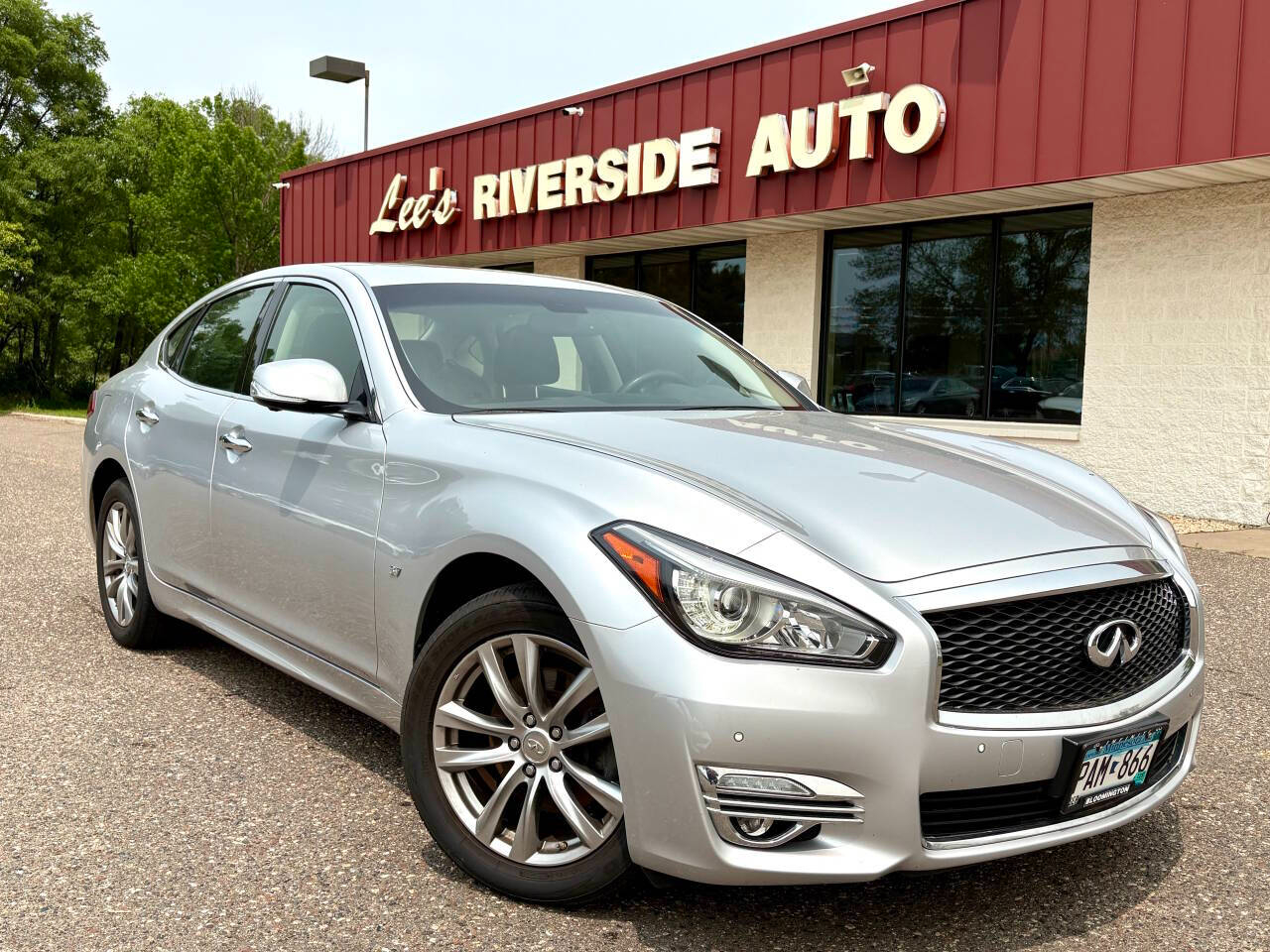 2016 INFINITI Q70 3.7