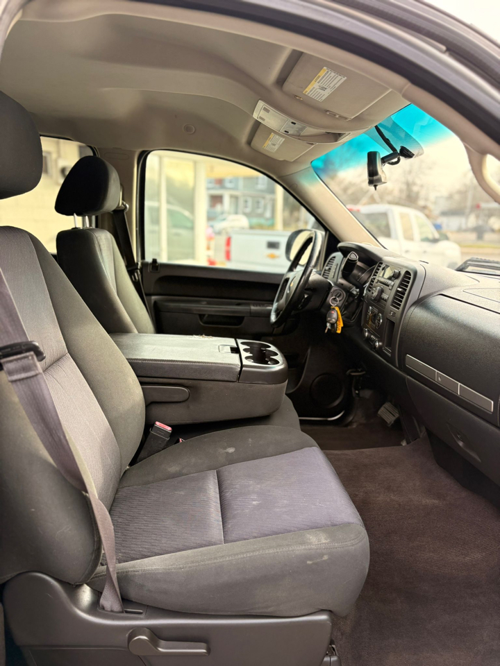 Chevrolet Silverado 1500 1LT Regular Cab 4WD 2013