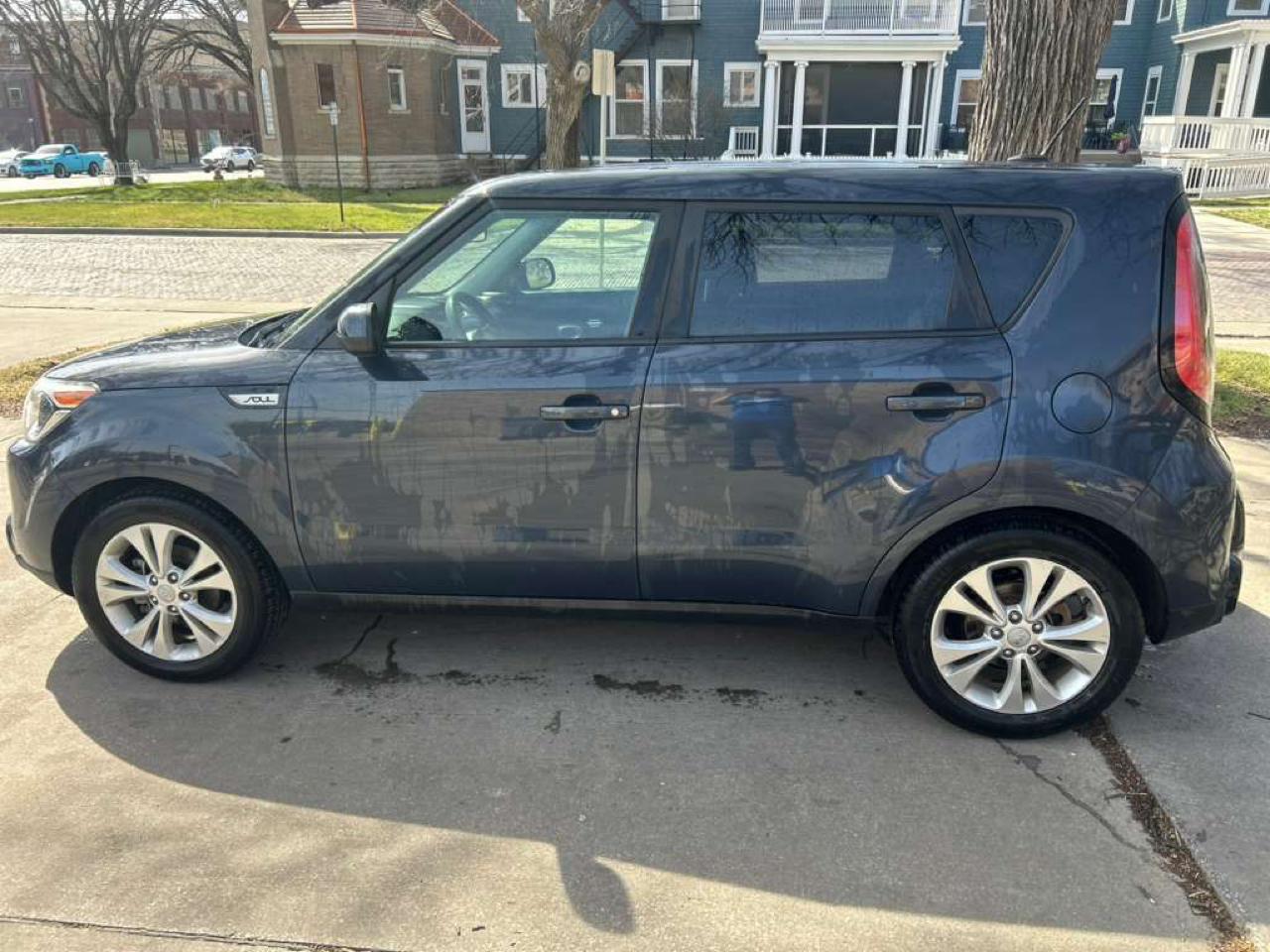 Kia Soul + w/Signature 2.0 Special Edition 2016