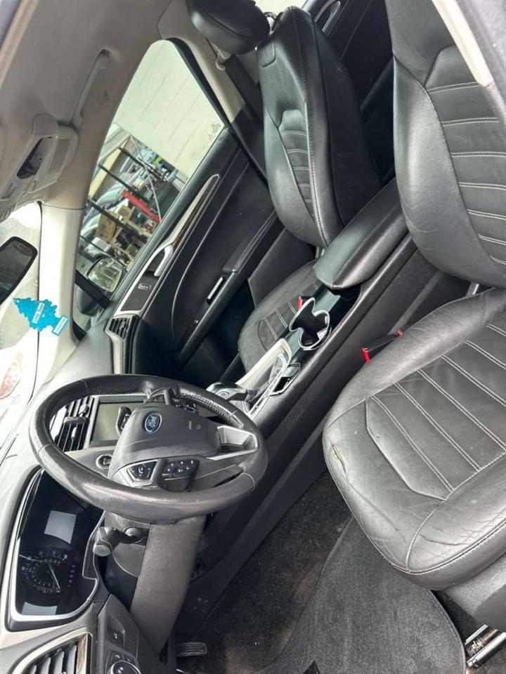 Ford Fusion SE 2015