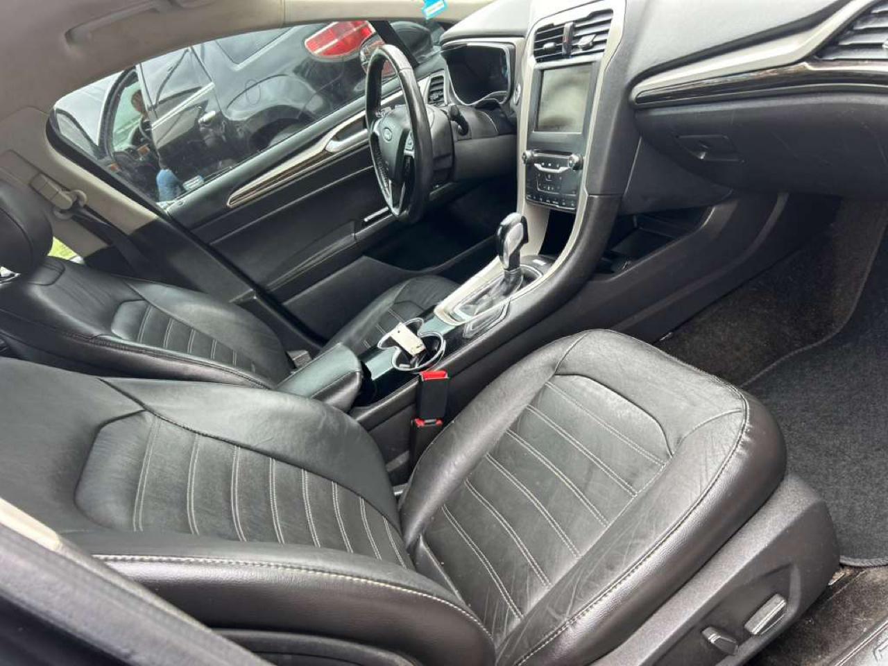Ford Fusion SE 2015