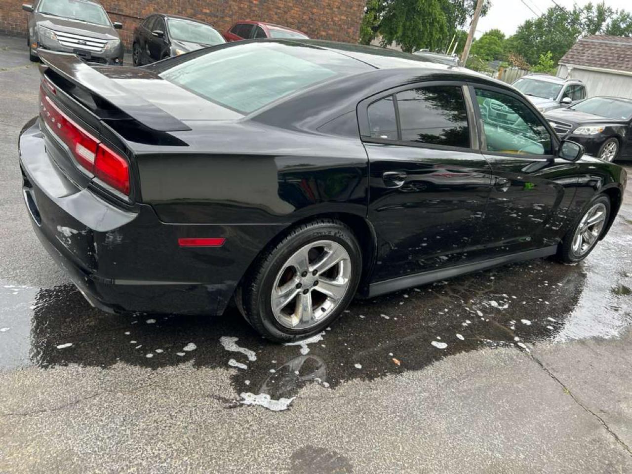 Dodge Charger SE 2012