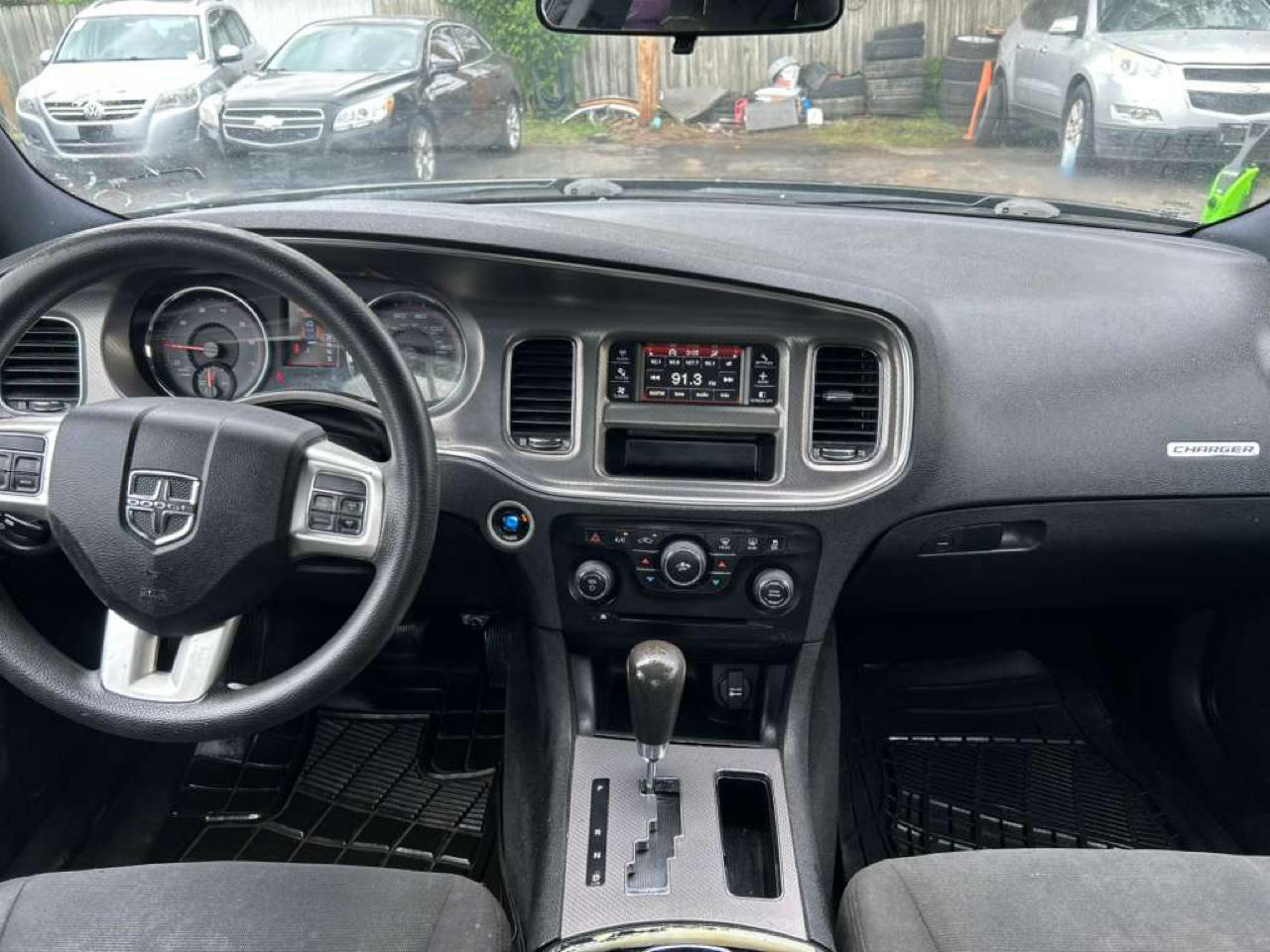 Dodge Charger SE 2012