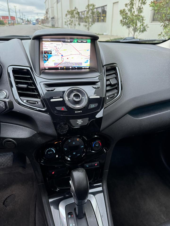 Ford Fiesta Titanium Sedan 2014