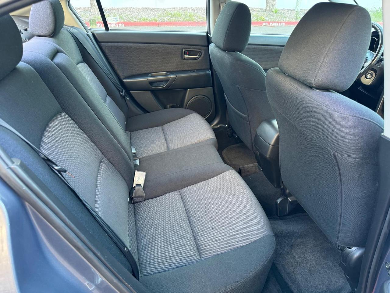 Mazda MAZDA3 i Sport 4-Door 2007
